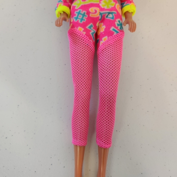 Vintage 1990s Blonde Barbie Doll Wearing Workin Out Outfit Clothes 90s - Picture 5 of 7